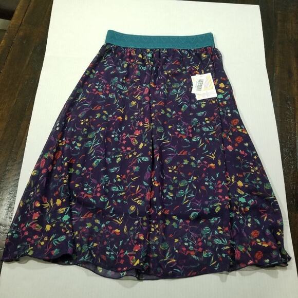 Lularoe skirt size small NWT - Picture 1 of 6
